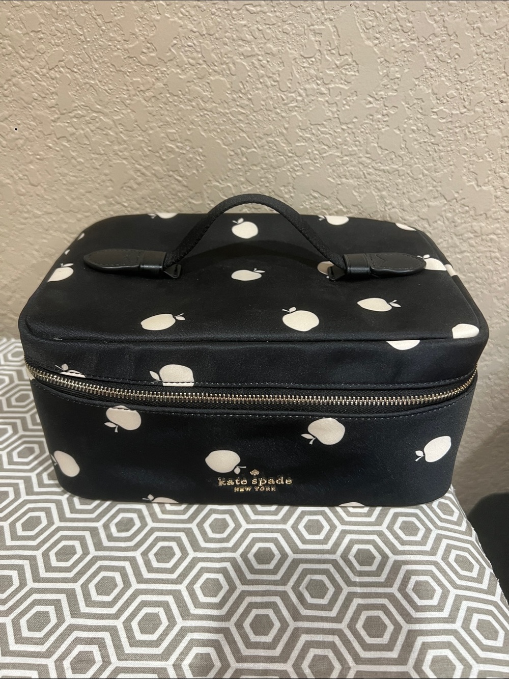 kate spade Black and Cream Apple Print Chelsea Cosmetic Case
